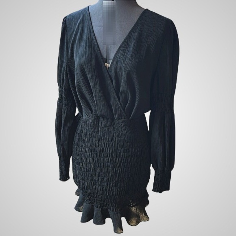 Boohoo Black Long-Sleeve Mini Dress with‎ Ruffle Hem Women's Size 8 Deep V-Neck
